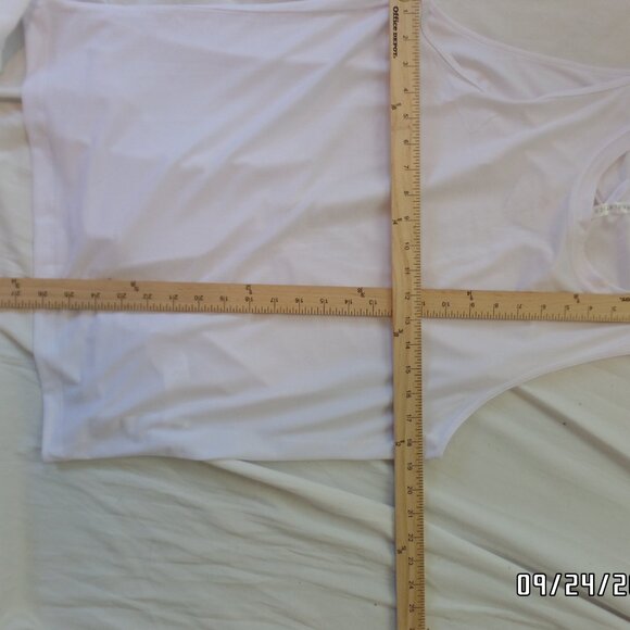 Fabletics Blake Open Back Tank WorkOut Shirt Very Lightweight - Picture 12 of 14